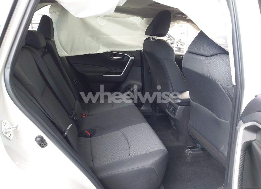 Photo 8 of 2022 Toyota Rav4 XLE (VIN 2T3W1RFV3NW220752)