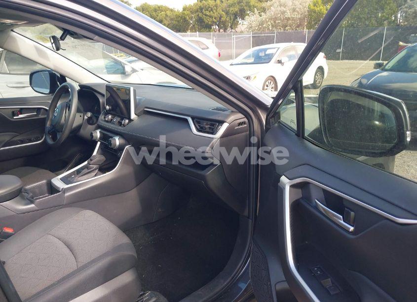 Photo 5 of 2024 Toyota Rav4 XLE (VIN 2T3W1RFV3RC263964)