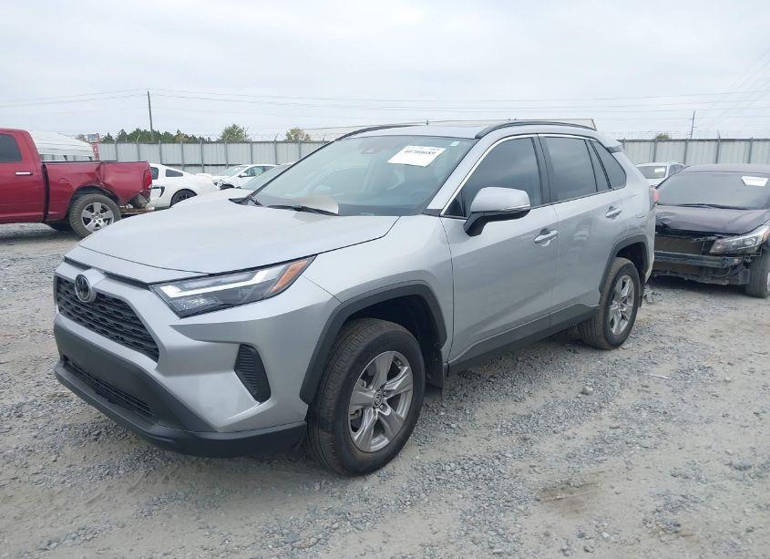 Photo 2 of 2024 Toyota Rav4 XLE (VIN 2T3W1RFV3RW305015)