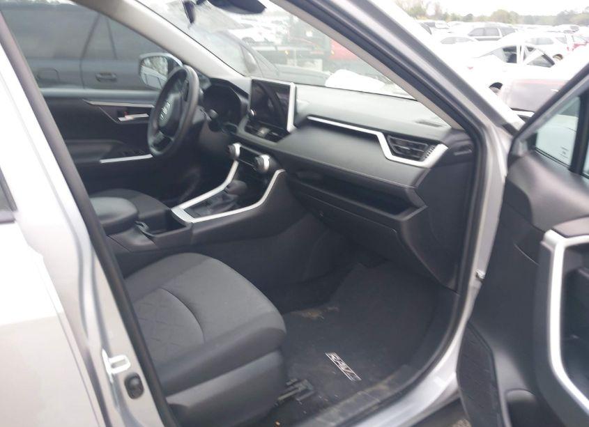 Photo 5 of 2024 Toyota Rav4 XLE (VIN 2T3W1RFV3RW305015)