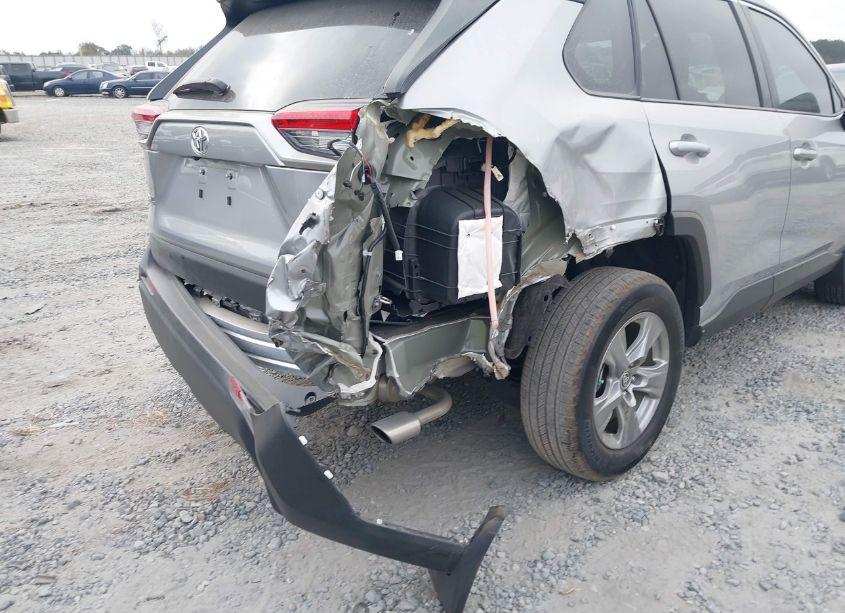 Photo 6 of 2024 Toyota Rav4 XLE (VIN 2T3W1RFV3RW305015)