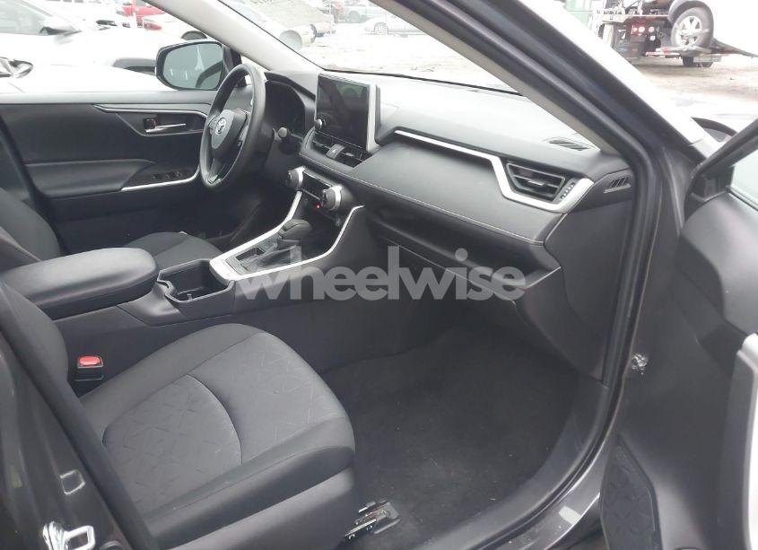 Photo 5 of 2024 Toyota Rav4 XLE (VIN 2T3W1RFV3RW332134)