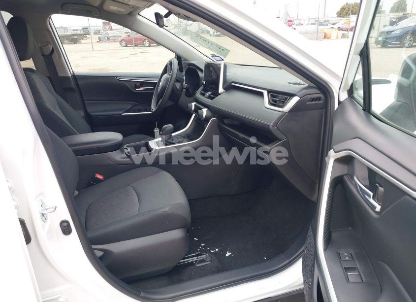 Photo 5 of 2024 Toyota Rav4 XLE (VIN 2T3W1RFV3RW333655)