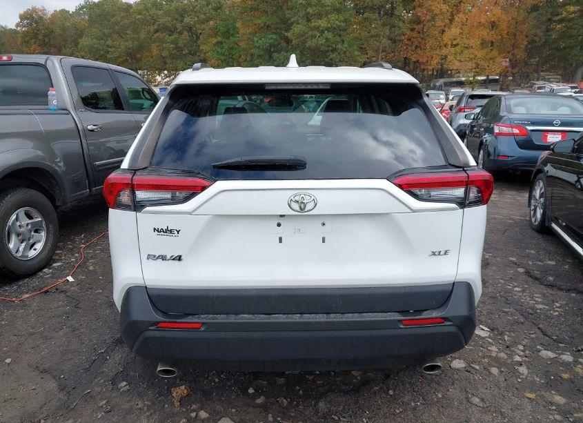 Photo 16 of 2019 Toyota Rav4 XLE (VIN 2T3W1RFV4KC022288)