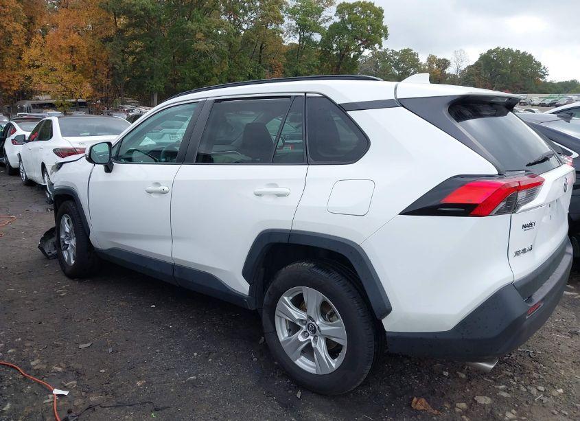 Photo 3 of 2019 Toyota Rav4 XLE (VIN 2T3W1RFV4KC022288)
