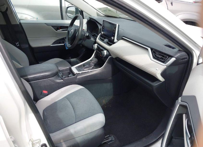 Photo 5 of 2019 Toyota Rav4 XLE (VIN 2T3W1RFV4KC022288)