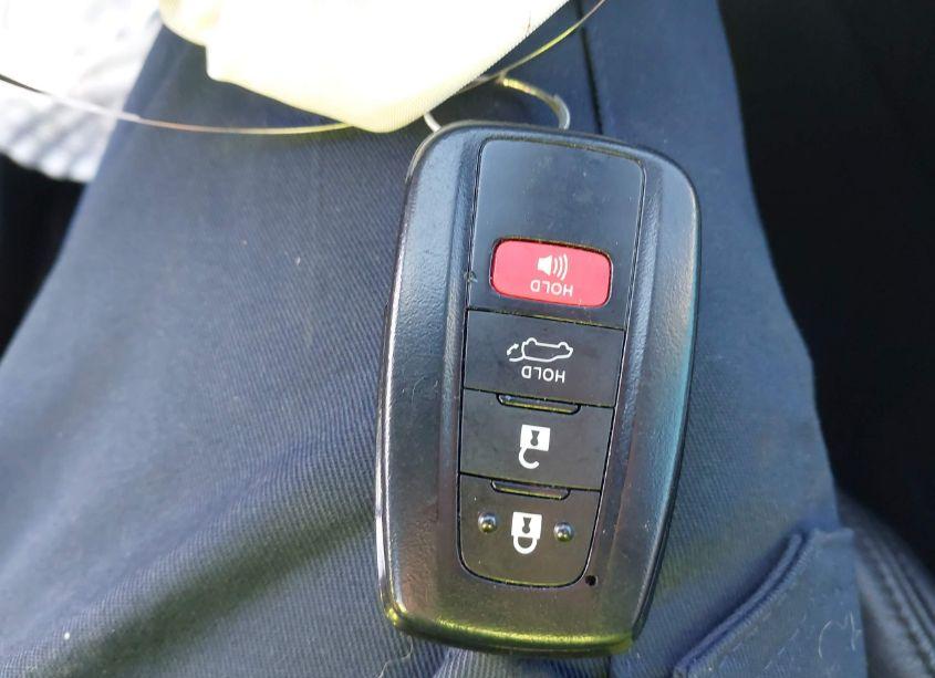 Photo 11 of 2019 Toyota Rav4 XLE (VIN 2T3W1RFV4KC026843)