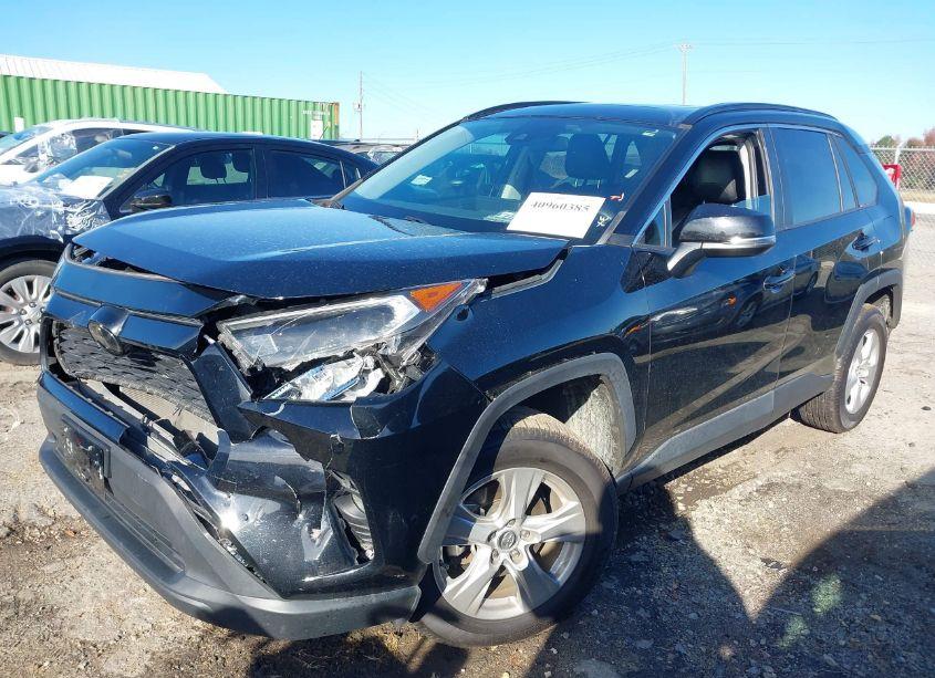 Photo 2 of 2019 Toyota Rav4 XLE (VIN 2T3W1RFV4KC026843)