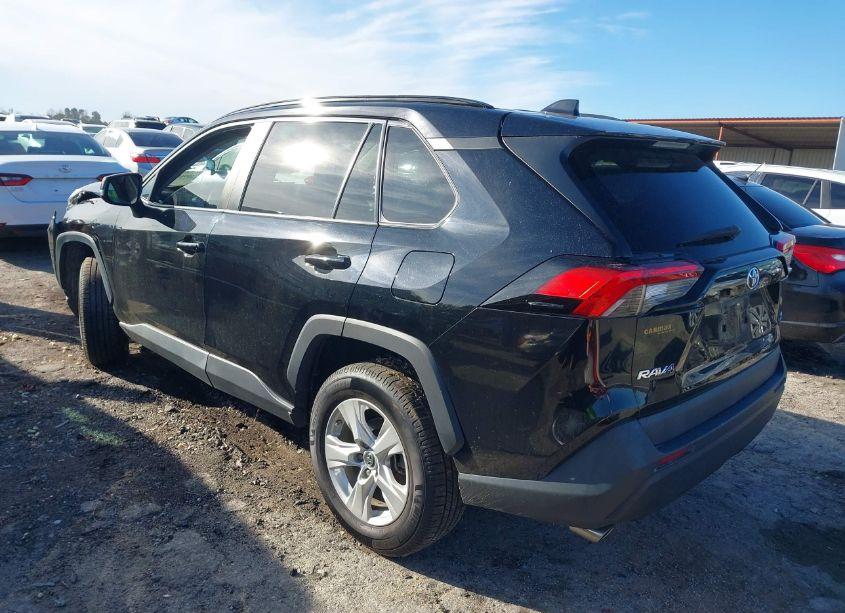 Photo 3 of 2019 Toyota Rav4 XLE (VIN 2T3W1RFV4KC026843)