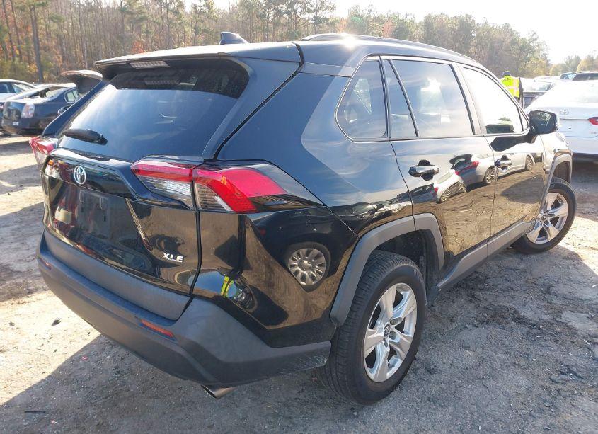 Photo 4 of 2019 Toyota Rav4 XLE (VIN 2T3W1RFV4KC026843)