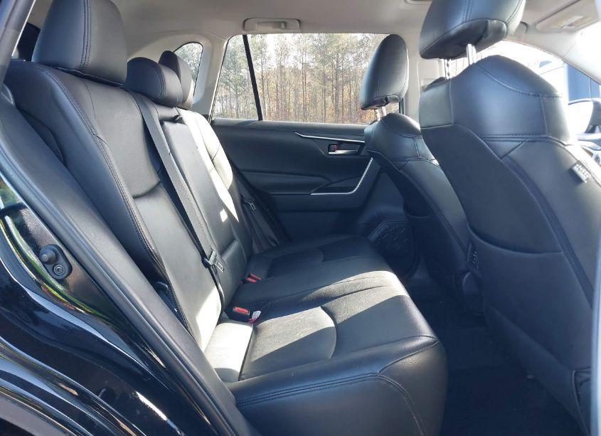 Photo 8 of 2019 Toyota Rav4 XLE (VIN 2T3W1RFV4KC026843)