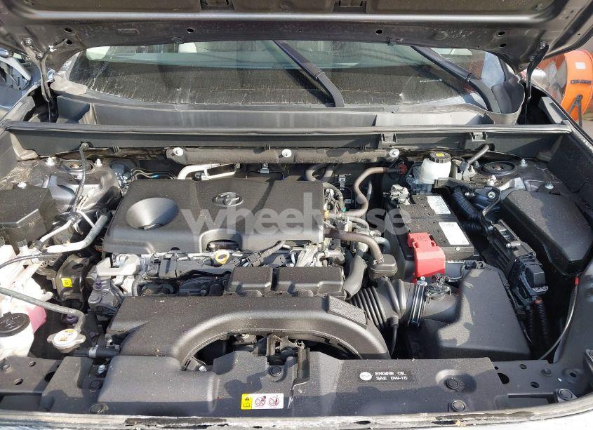 Photo 10 of 2020 Toyota Rav4 XLE (VIN 2T3W1RFV4LC064395)