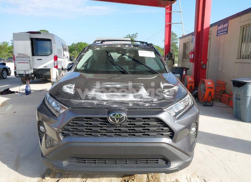 Photo 6 of 2020 Toyota Rav4 XLE (VIN 2T3W1RFV4LC064395)