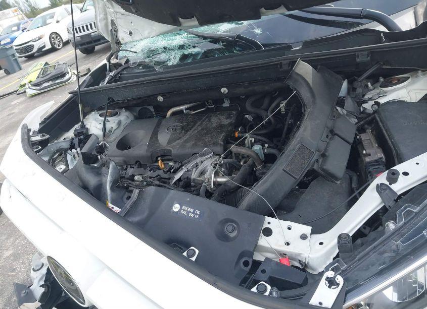 Photo 10 of 2020 Toyota Rav4 XLE (VIN 2T3W1RFV4LC069371)