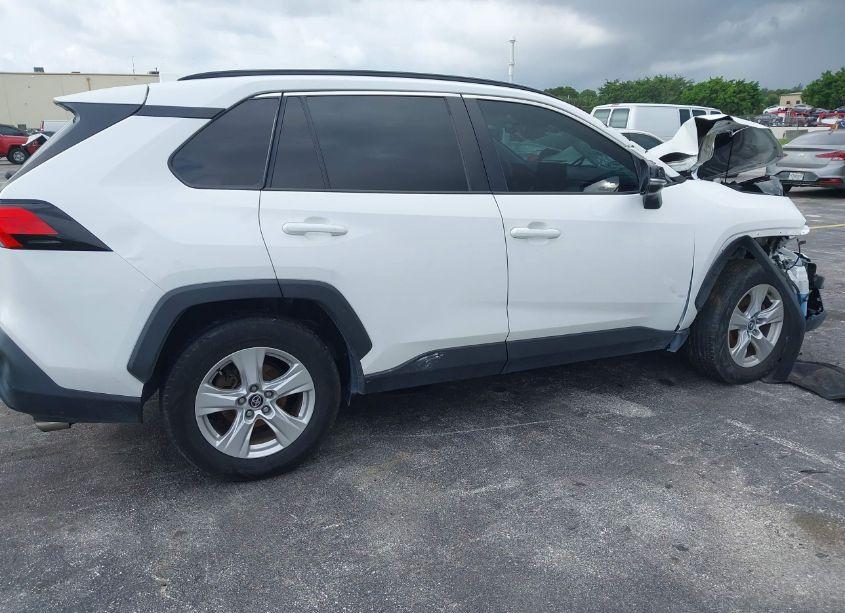 Photo 18 of 2020 Toyota Rav4 XLE (VIN 2T3W1RFV4LC069371)