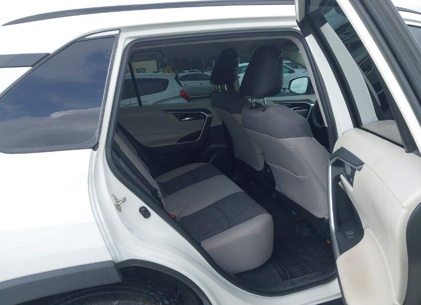 Photo 8 of 2020 Toyota Rav4 XLE (VIN 2T3W1RFV4LC069371)