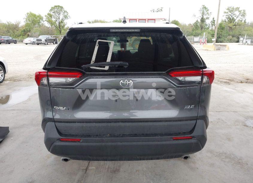 Photo 17 of 2020 Toyota Rav4 XLE (VIN 2T3W1RFV4LC072240)