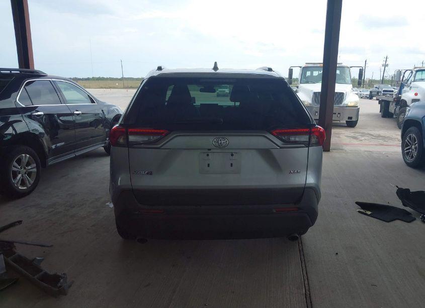 Photo 15 of 2021 Toyota Rav4 XLE (VIN 2T3W1RFV4MC086124)