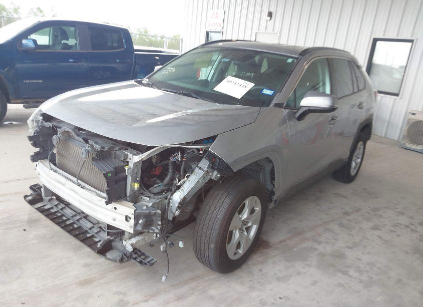 Photo 2 of 2021 Toyota Rav4 XLE (VIN 2T3W1RFV4MC086124)