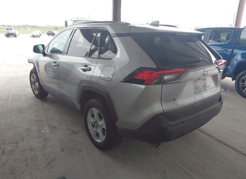 Photo 3 of 2021 Toyota Rav4 XLE (VIN 2T3W1RFV4MC086124)