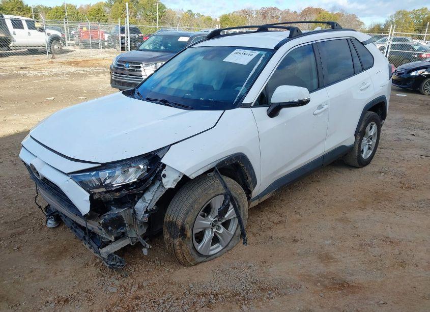 Photo 2 of 2021 Toyota Rav4 XLE (VIN 2T3W1RFV4MC089251)
