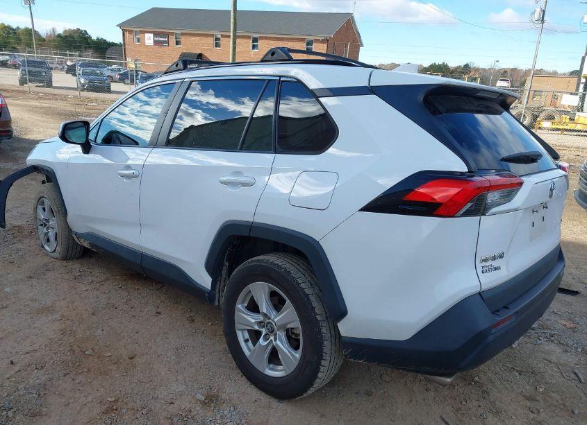 Photo 3 of 2021 Toyota Rav4 XLE (VIN 2T3W1RFV4MC089251)