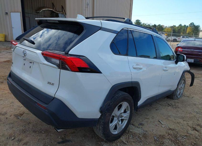 Photo 4 of 2021 Toyota Rav4 XLE (VIN 2T3W1RFV4MC089251)