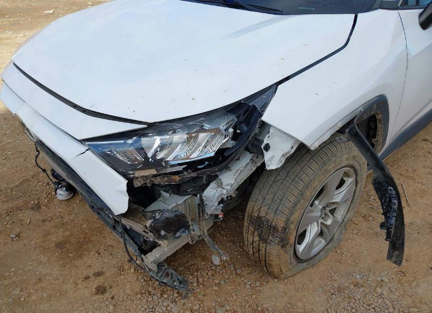 Photo 6 of 2021 Toyota Rav4 XLE (VIN 2T3W1RFV4MC089251)