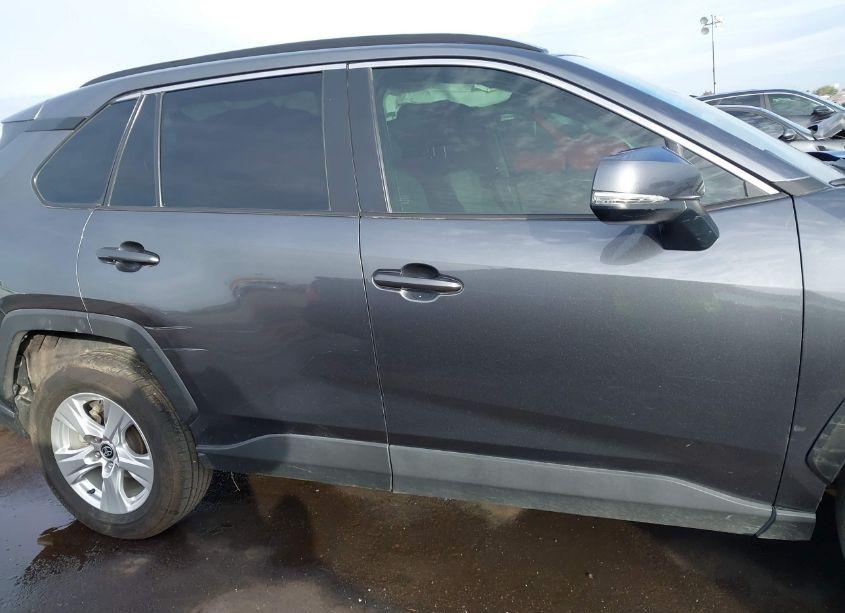 Photo 14 of 2021 Toyota Rav4 XLE (VIN 2T3W1RFV4MC121180)