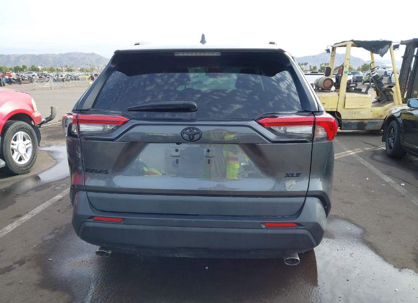 Photo 17 of 2021 Toyota Rav4 XLE (VIN 2T3W1RFV4MC121180)