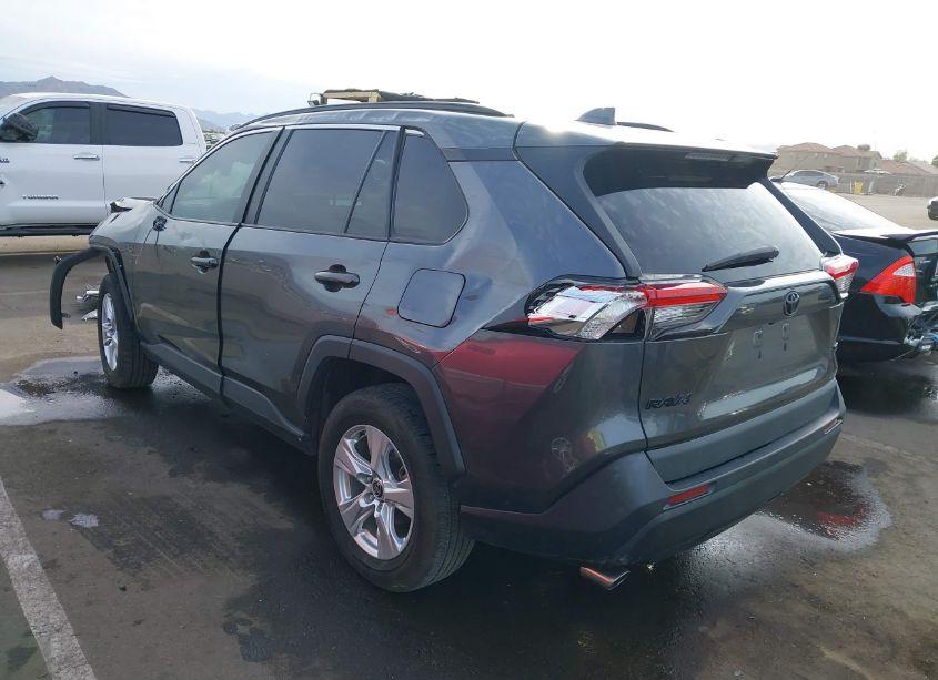 Photo 3 of 2021 Toyota Rav4 XLE (VIN 2T3W1RFV4MC121180)