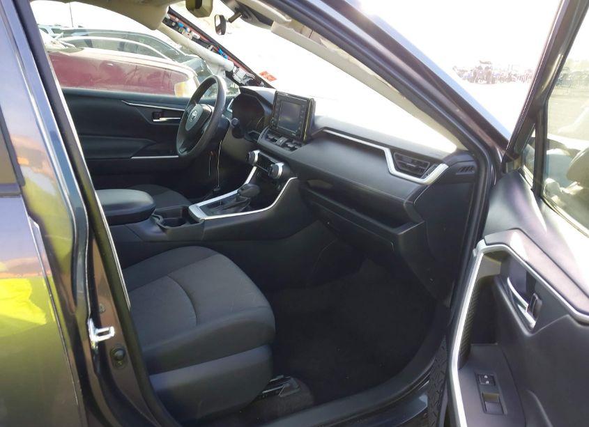 Photo 5 of 2021 Toyota Rav4 XLE (VIN 2T3W1RFV4MC121180)