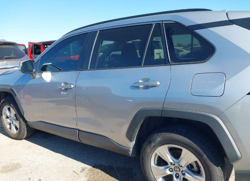 Photo 14 of 2021 Toyota Rav4 XLE (VIN 2T3W1RFV4MC131286)