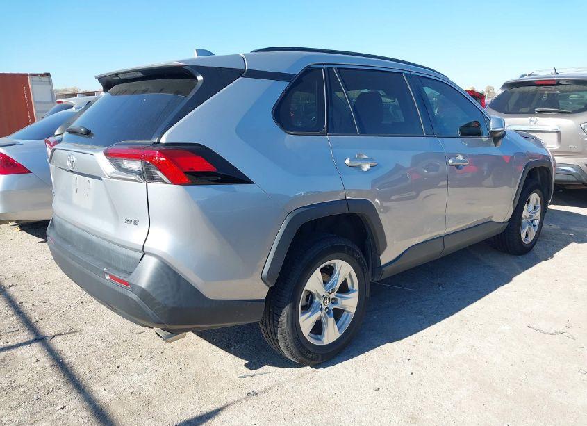 Photo 4 of 2021 Toyota Rav4 XLE (VIN 2T3W1RFV4MC131286)