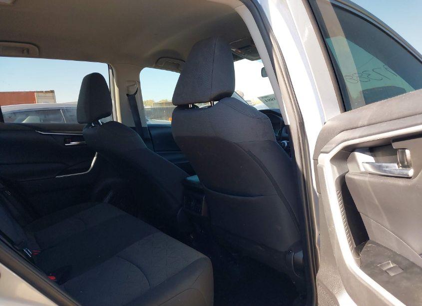 Photo 8 of 2021 Toyota Rav4 XLE (VIN 2T3W1RFV4MC131286)