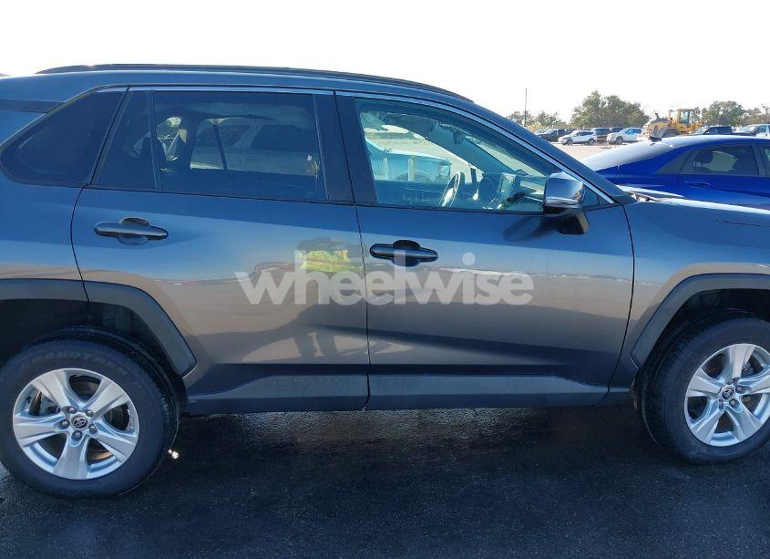 Photo 13 of 2021 Toyota Rav4 XLE (VIN 2T3W1RFV4MC138397)