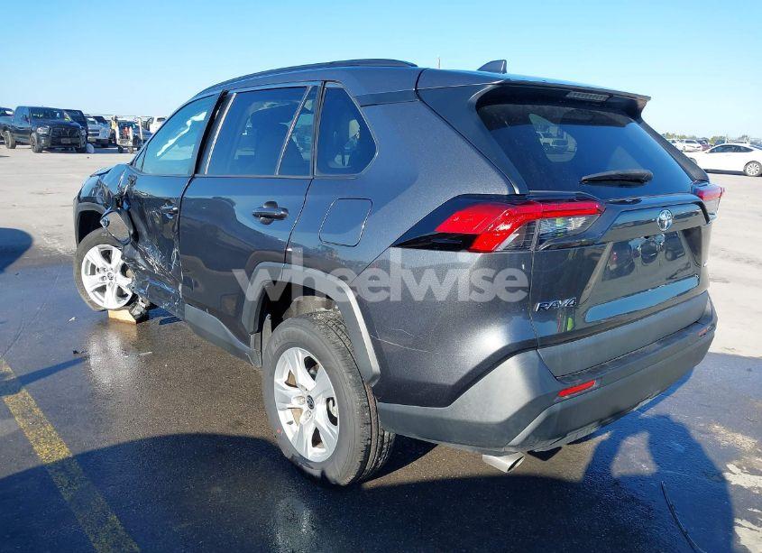 Photo 3 of 2021 Toyota Rav4 XLE (VIN 2T3W1RFV4MC138397)