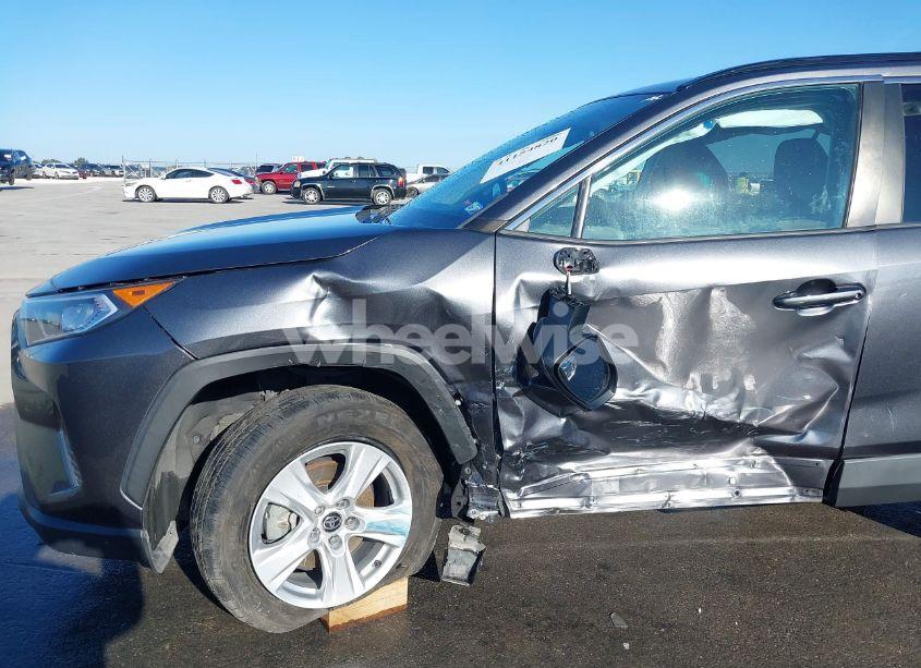 Photo 6 of 2021 Toyota Rav4 XLE (VIN 2T3W1RFV4MC138397)