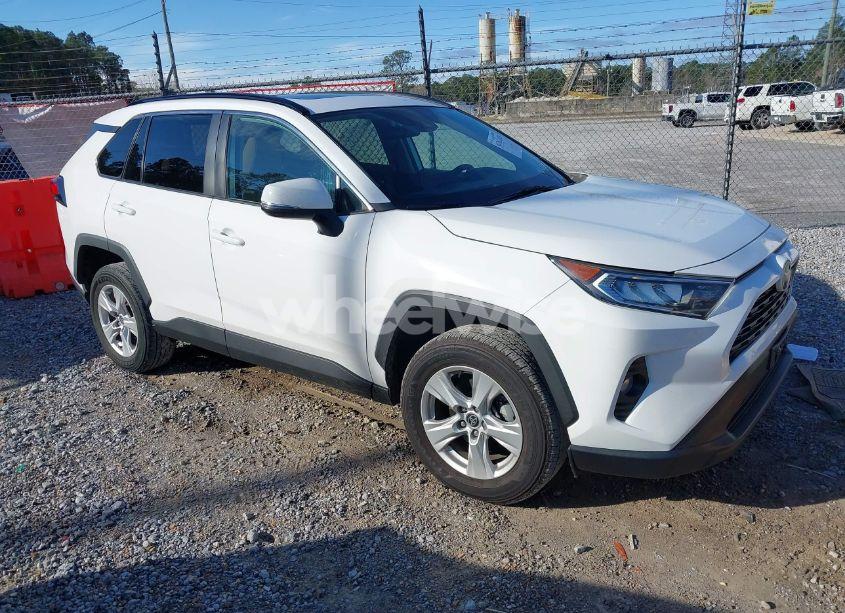 2021 Toyota Rav4 XLE (VIN 2T3W1RFV4MC140487) main photo