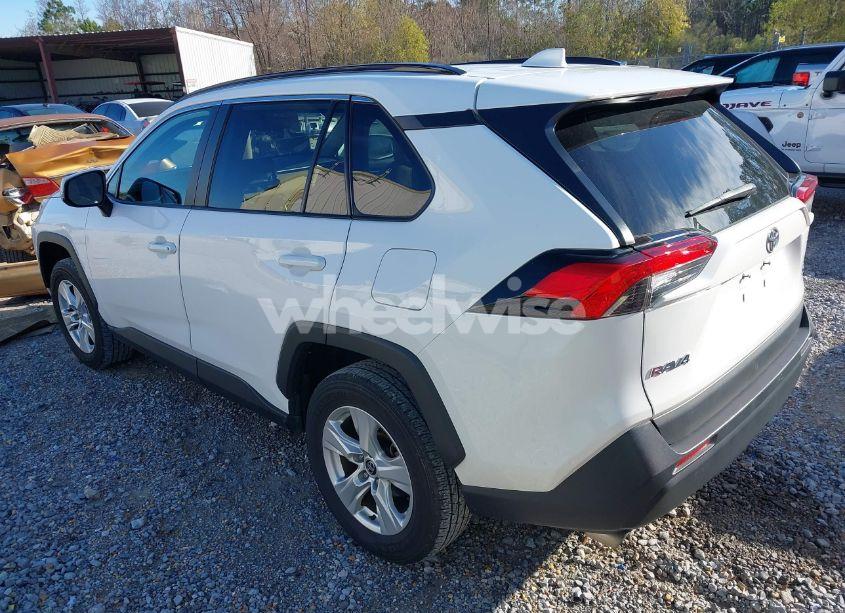 Photo 3 of 2021 Toyota Rav4 XLE (VIN 2T3W1RFV4MC140487)
