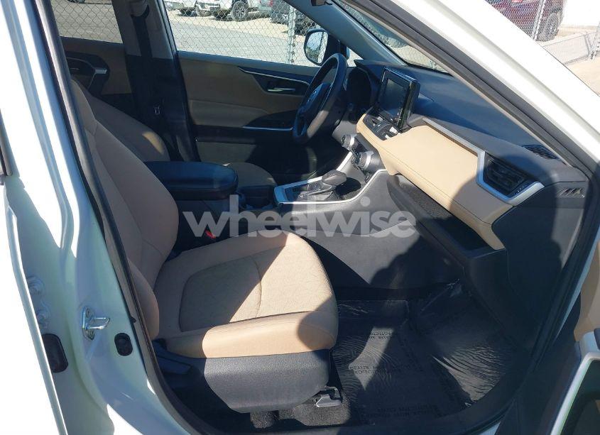 Photo 5 of 2021 Toyota Rav4 XLE (VIN 2T3W1RFV4MC140487)