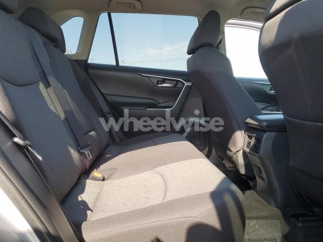 Photo 3 of 2021 TOYOTA RAV4 XLE (VIN 2T3W1RFV4MC146208)