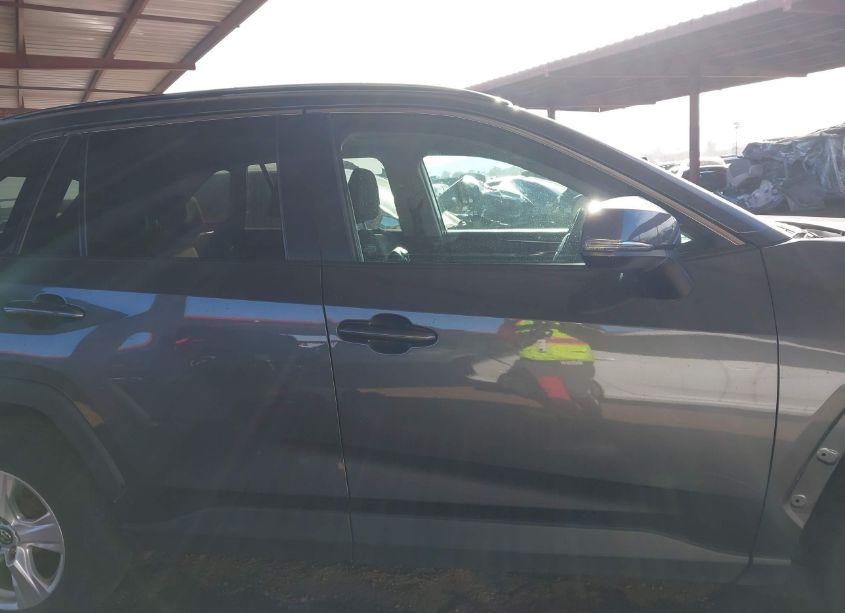 Photo 14 of 2021 Toyota Rav4 XLE (VIN 2T3W1RFV4MW116995)