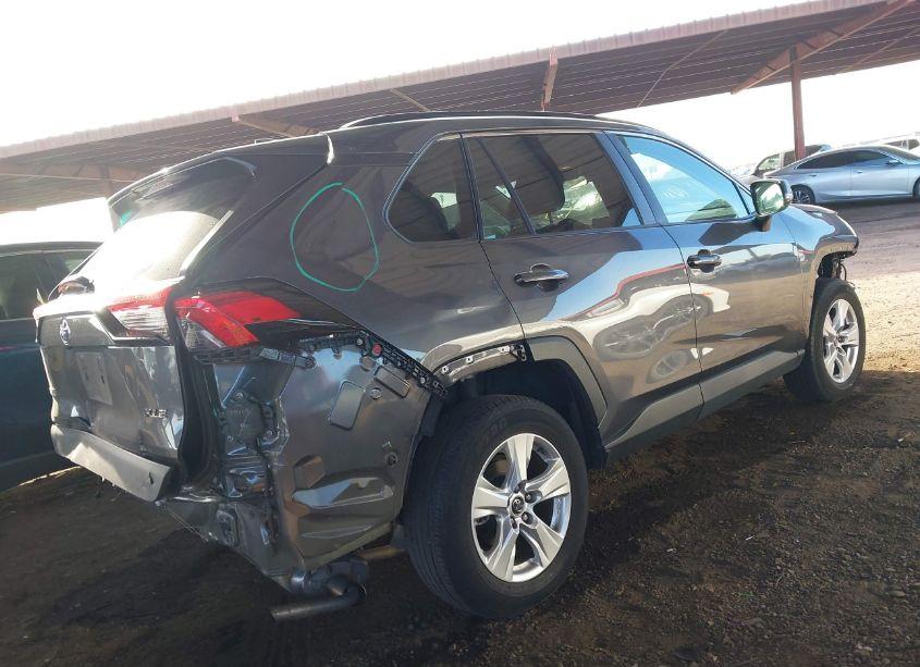 Photo 4 of 2021 Toyota Rav4 XLE (VIN 2T3W1RFV4MW116995)