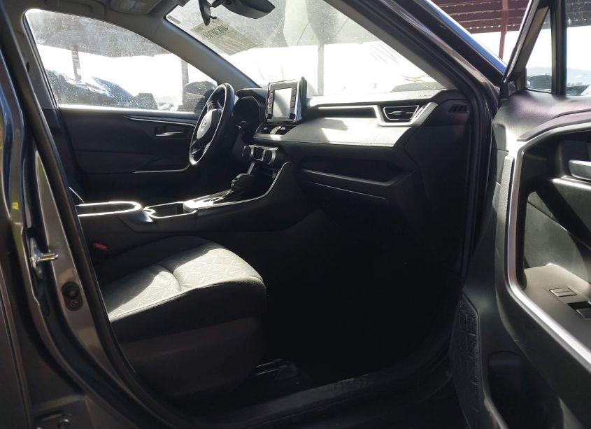 Photo 5 of 2021 Toyota Rav4 XLE (VIN 2T3W1RFV4MW116995)