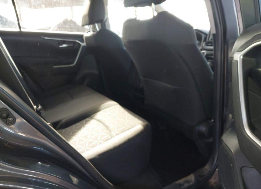 Photo 8 of 2021 Toyota Rav4 XLE (VIN 2T3W1RFV4MW116995)