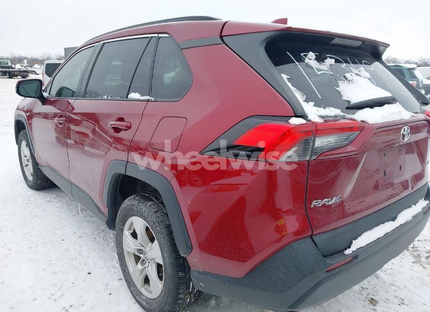 Photo 3 of 2021 Toyota Rav4 XLE (VIN 2T3W1RFV4MW153495)