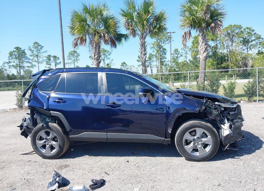 Photo 13 of 2022 Toyota Rav4 XLE (VIN 2T3W1RFV4NW189687)