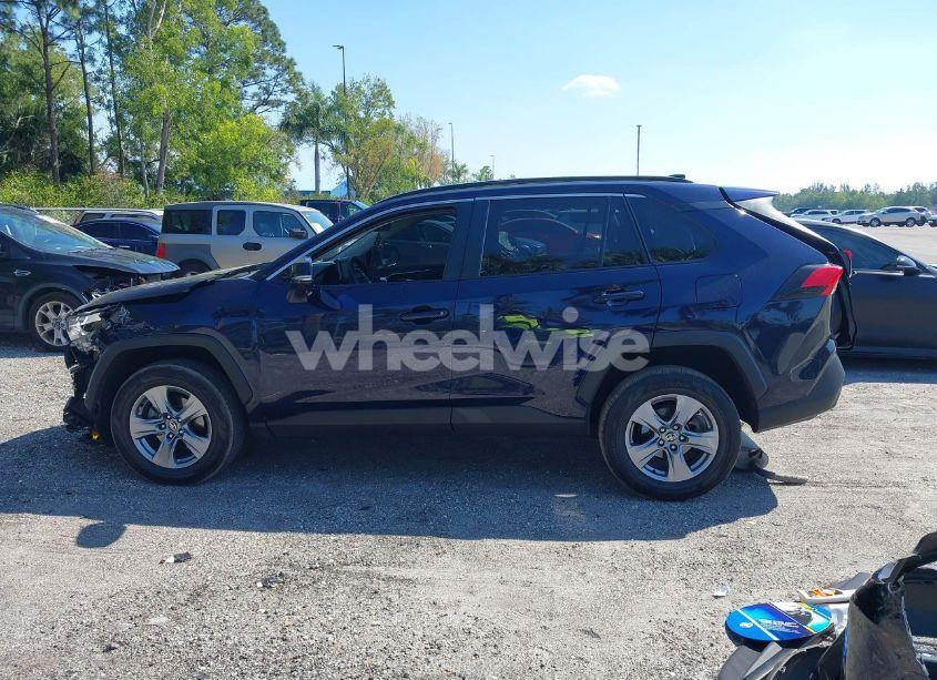 Photo 14 of 2022 Toyota Rav4 XLE (VIN 2T3W1RFV4NW189687)