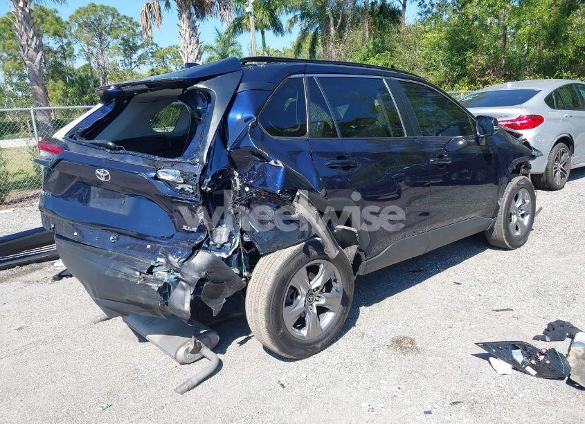 Photo 4 of 2022 Toyota Rav4 XLE (VIN 2T3W1RFV4NW189687)